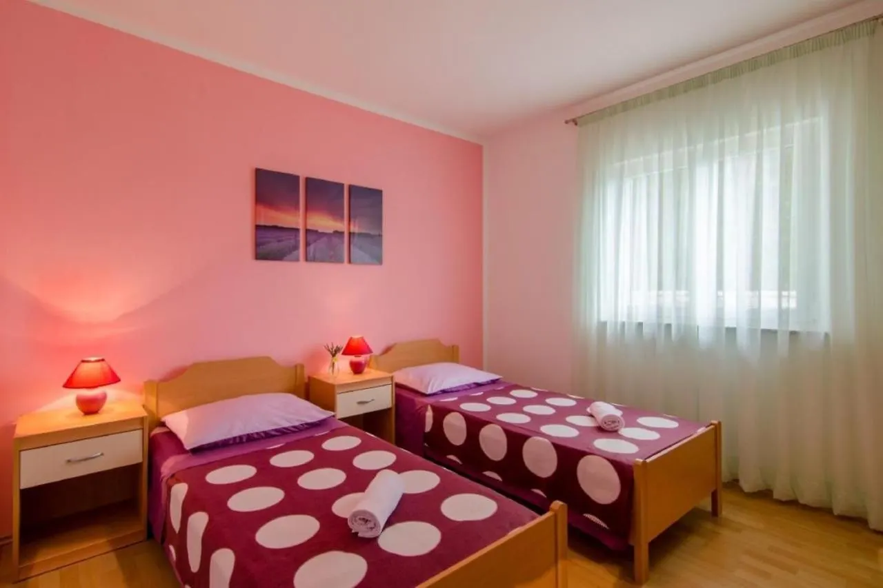 Haus Mia Privatsphaere Und Eingezaeuntes Grundstueck Villa Labin  0*, Labin (Istria) Croatia